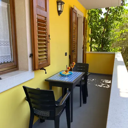Διαμέρισμα Lilli's
